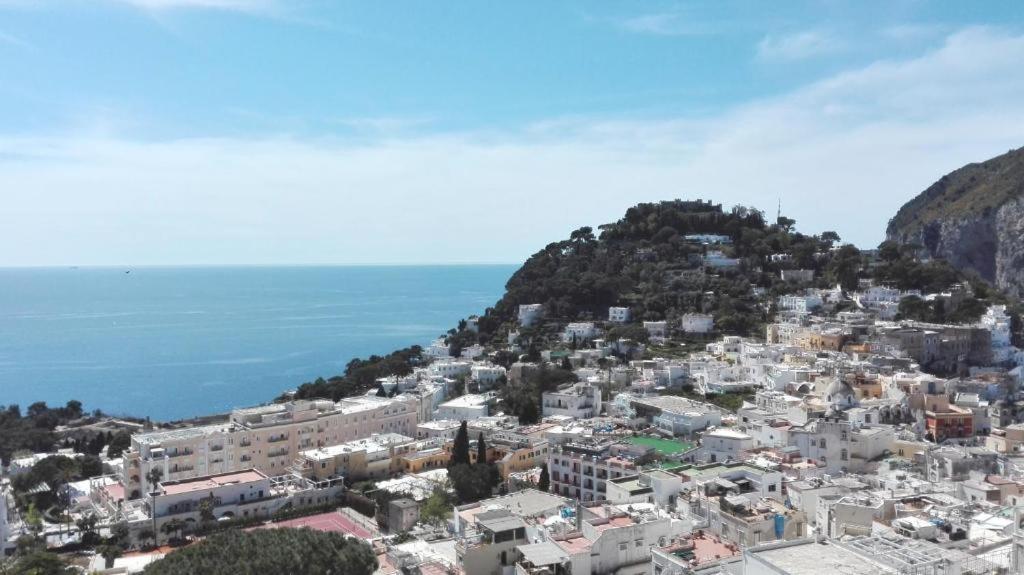 Sunshine Lägenhet Capri Exteriör bild
