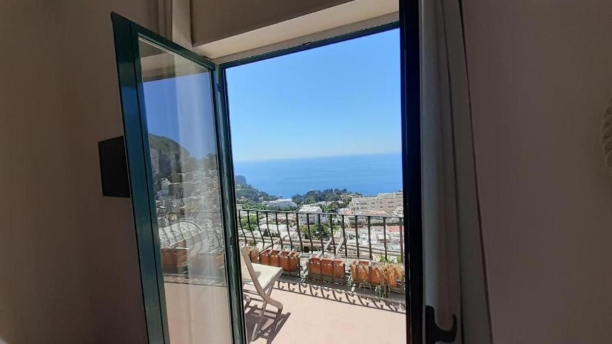 Sunshine Lägenhet Capri Exteriör bild